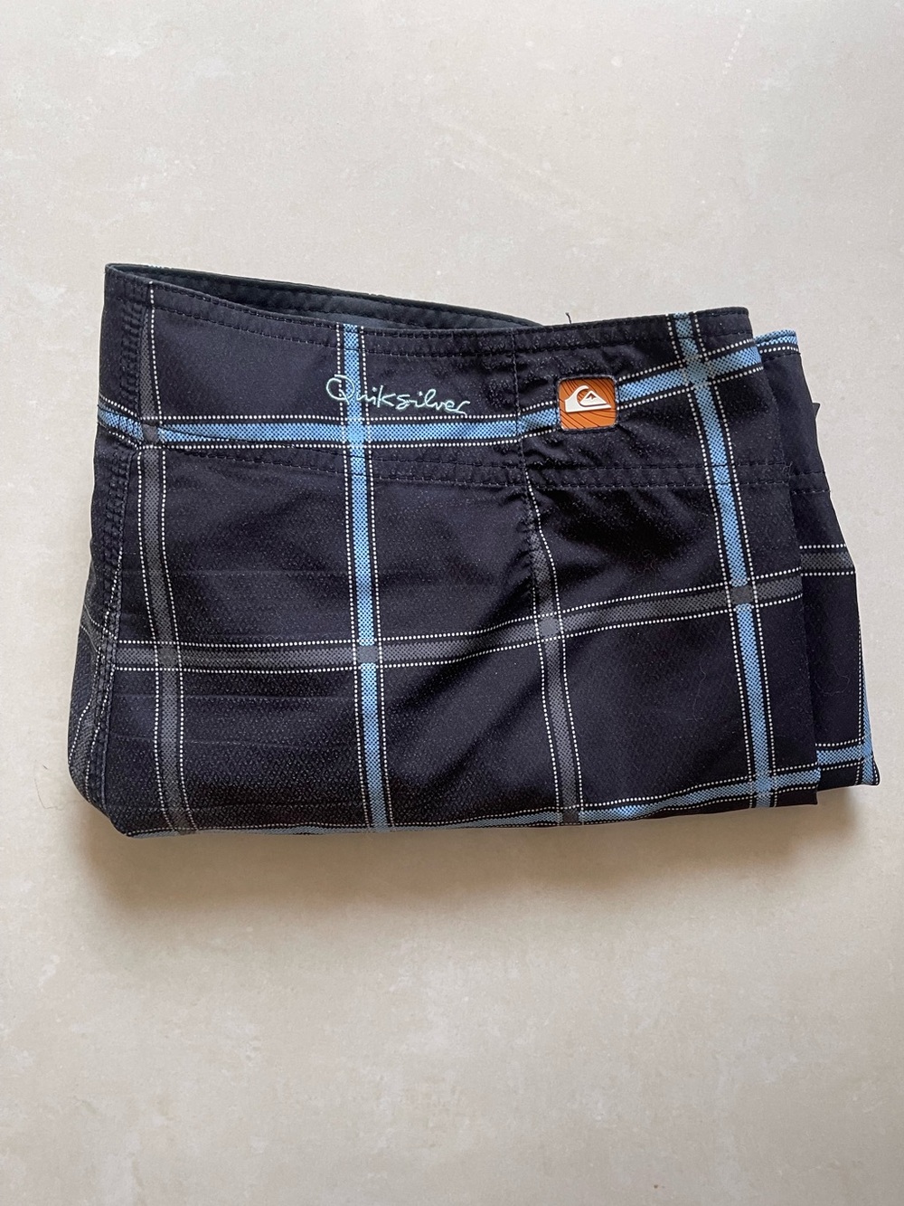 Quiksilver Black XL Boardshorts with Blue Windowpane Accent